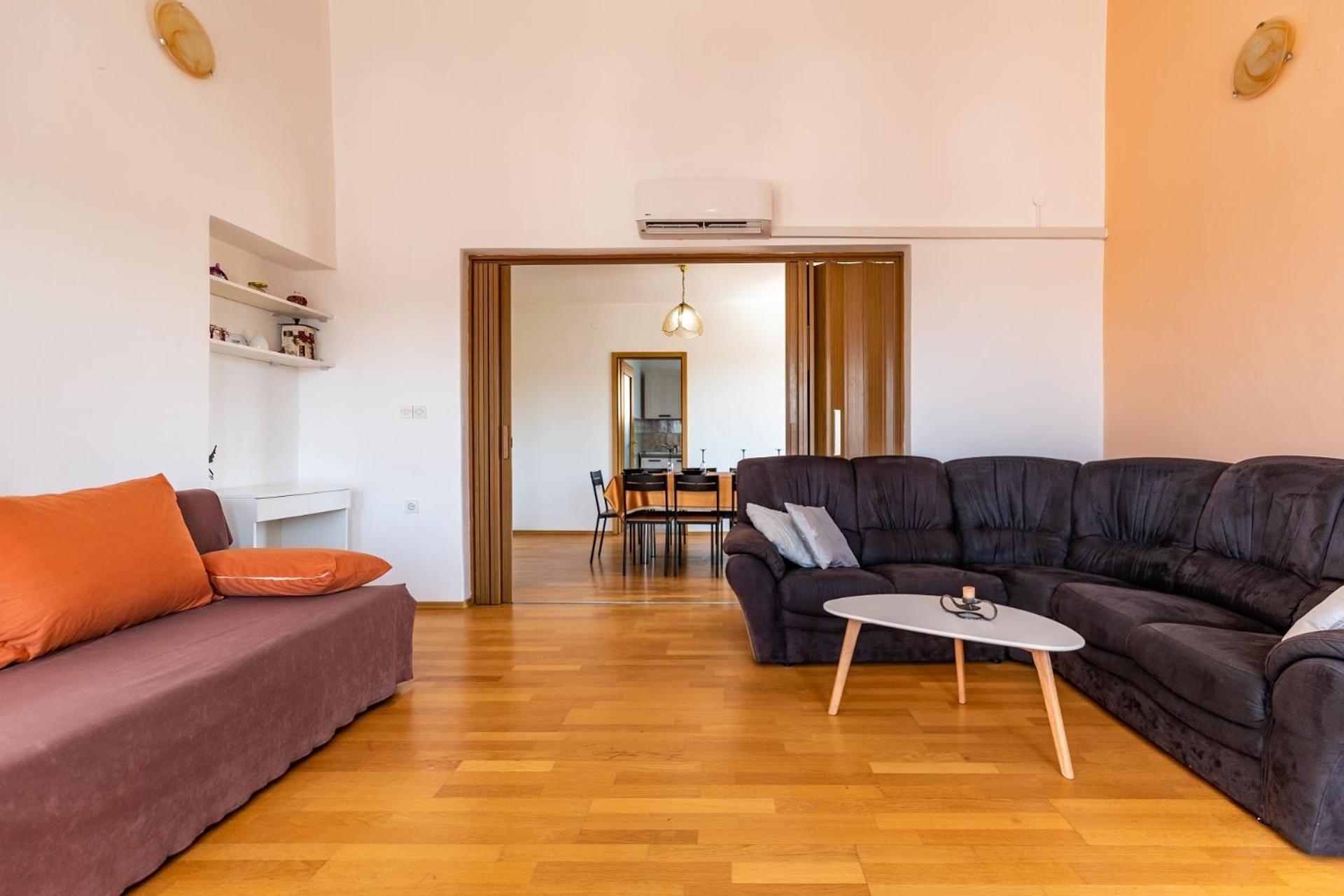 Apartments With A Swimming Pool Pula - 7356 الغرفة الصورة