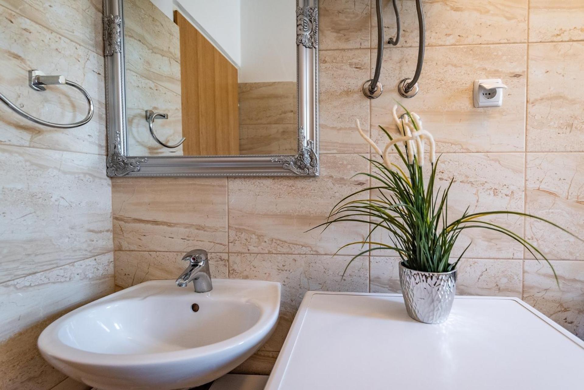 Apartments With A Swimming Pool Pula - 7356 الغرفة الصورة